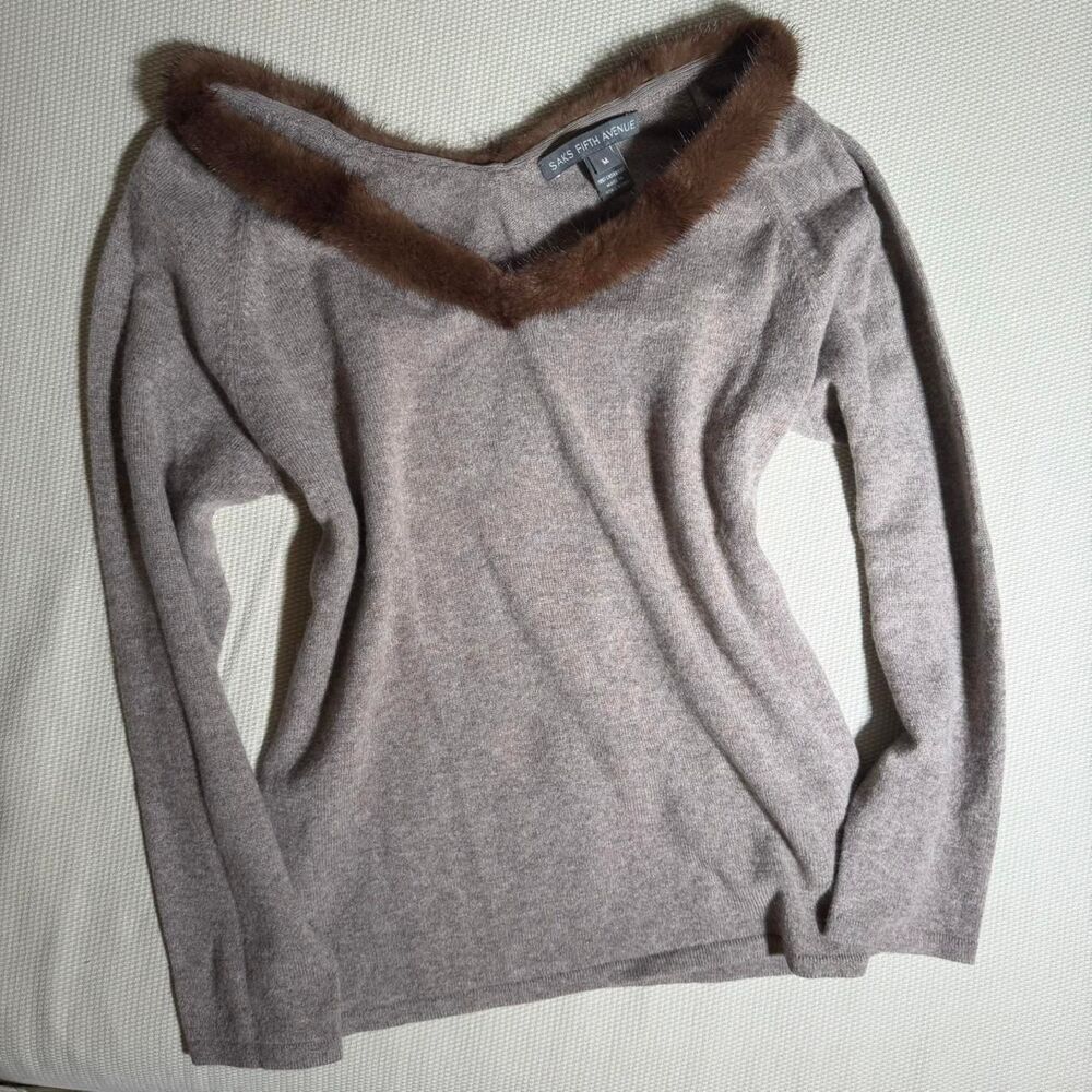 Vintage Saks Fifth Avenue Real Fur Collar 100% Cashmere Sweater Size Medium